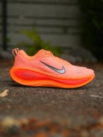 NEW VOMERO 18 PLUS HYPER CONFORTABLE ORANGE – Image 3