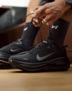 VOMERO 18 TRIPLE BLACK SUPER  CONFORTABLE